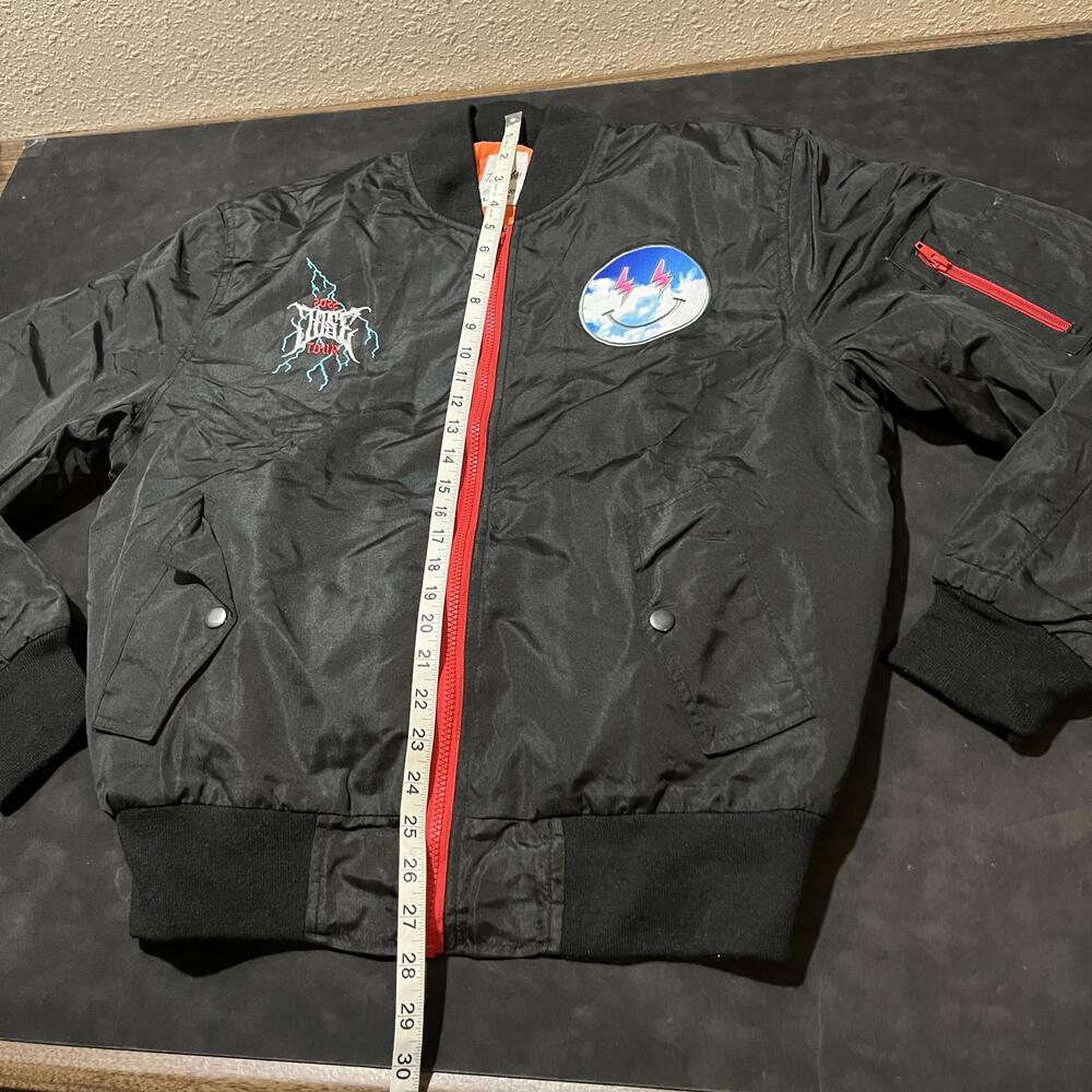J Balvin Jacket Mens Large Black 2022 Jose Tour Bomber Smiley Lightning Patch - Picture 7 of 12